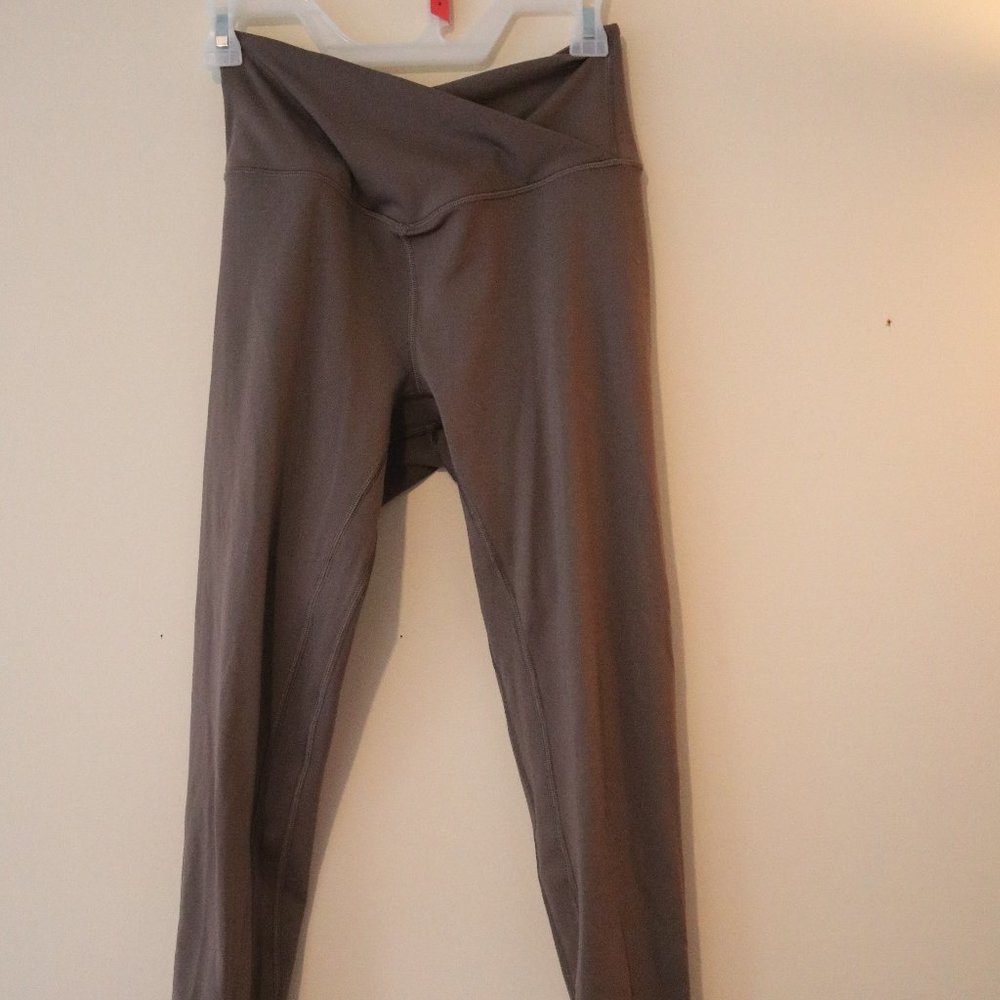Mauve V Crossover Workout Leggings
